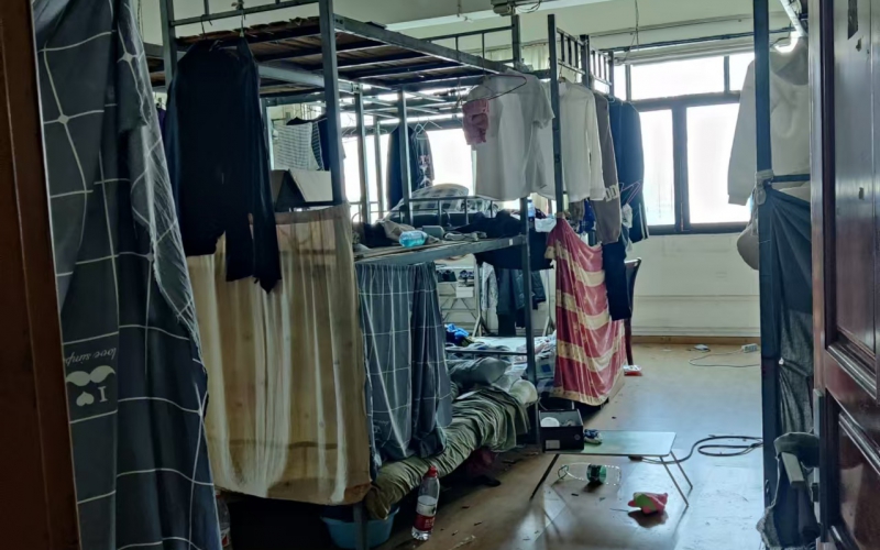 貴州省機(jī)關(guān)事務(wù)管理局國有資產(chǎn)管理服務(wù)中心貴陽市云巖區(qū)花溪大道北段128號(hào)靈達(dá)新苑B棟3層1-3號(hào)、B1單元4層1號(hào)房屋招租