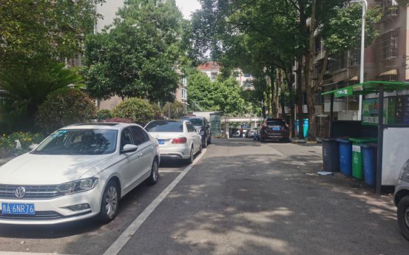 花溪區(qū)霞暉路靜暉街J-09號轉(zhuǎn)讓（持有方：貴州省機(jī)關(guān)事務(wù)管理局國有資產(chǎn)管理服務(wù)中心）