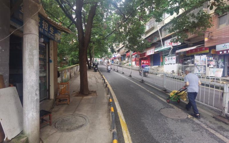 金頂山46幢1單元8層1號住宅轉(zhuǎn)讓（持有方：貴州省機(jī)關(guān)事務(wù)管理局國有資產(chǎn)管理服務(wù)中心）(二次掛牌)